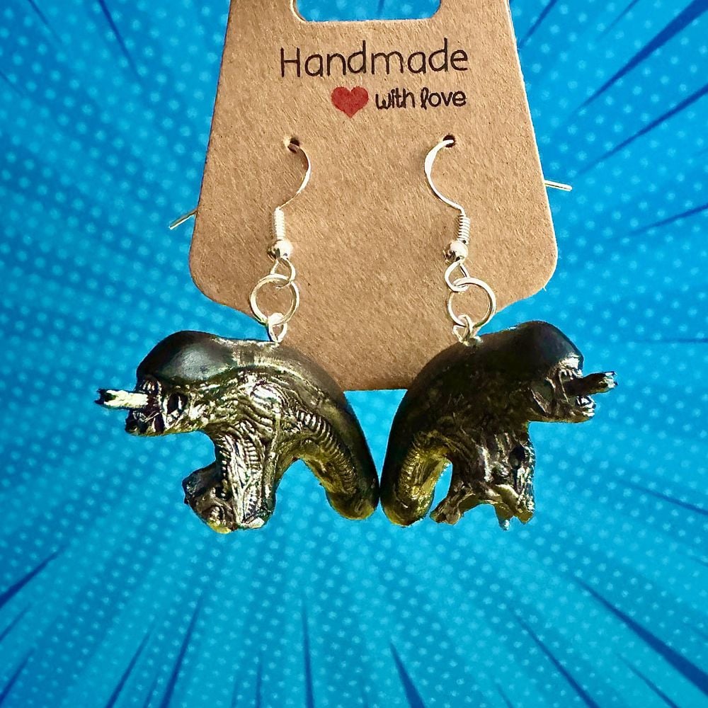 Xenomorph Alien Earrings | 3D Printed Sci-Fi Jewelry | Handm...